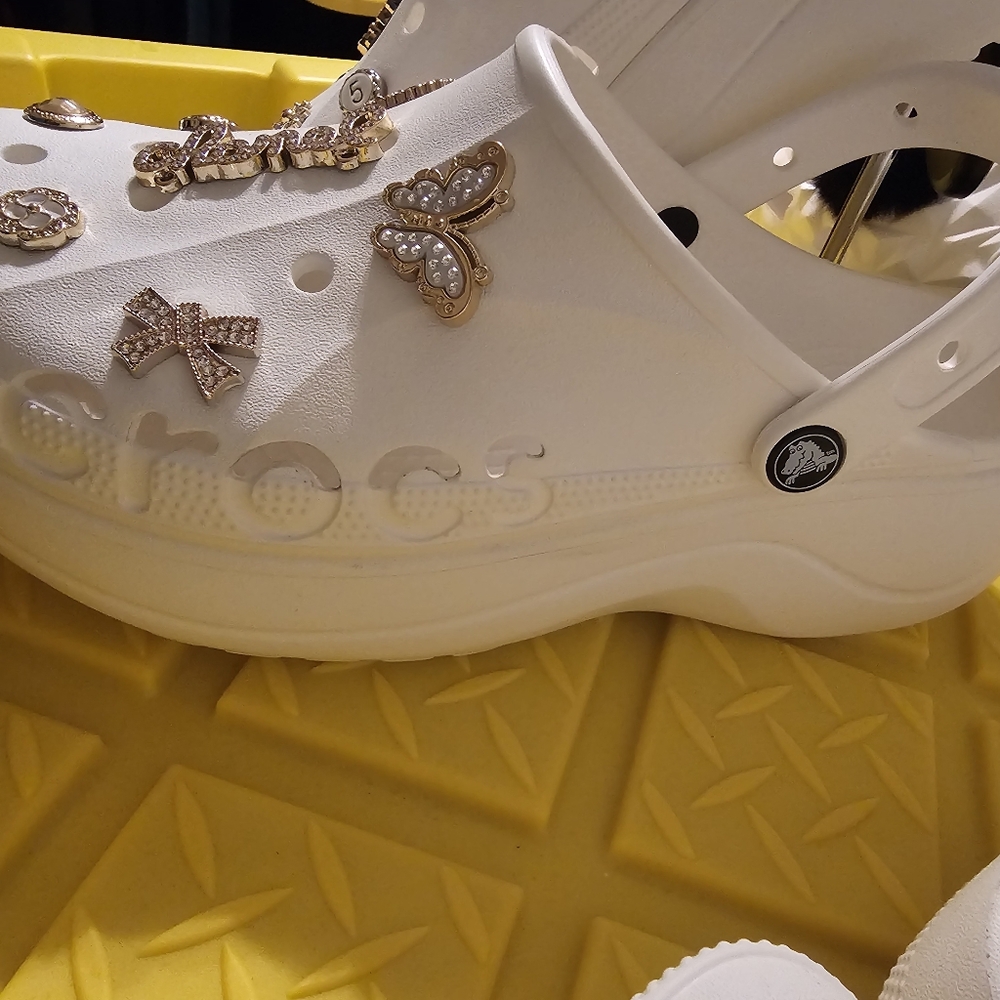 💛Elevate Your Comfort! Classic White Baya Platform Crocs!💛 - Picture 6 of 9